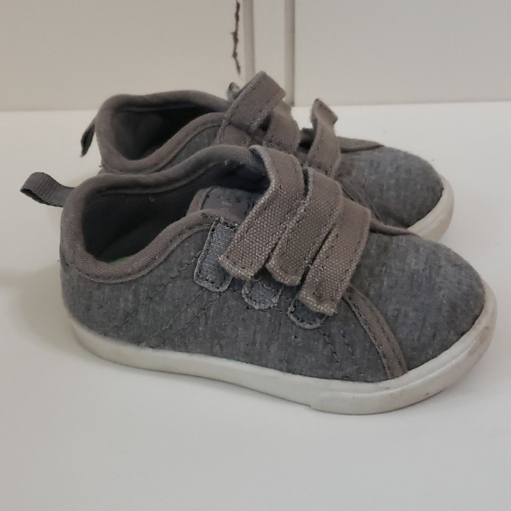 Toddler size 5 velcro shoes